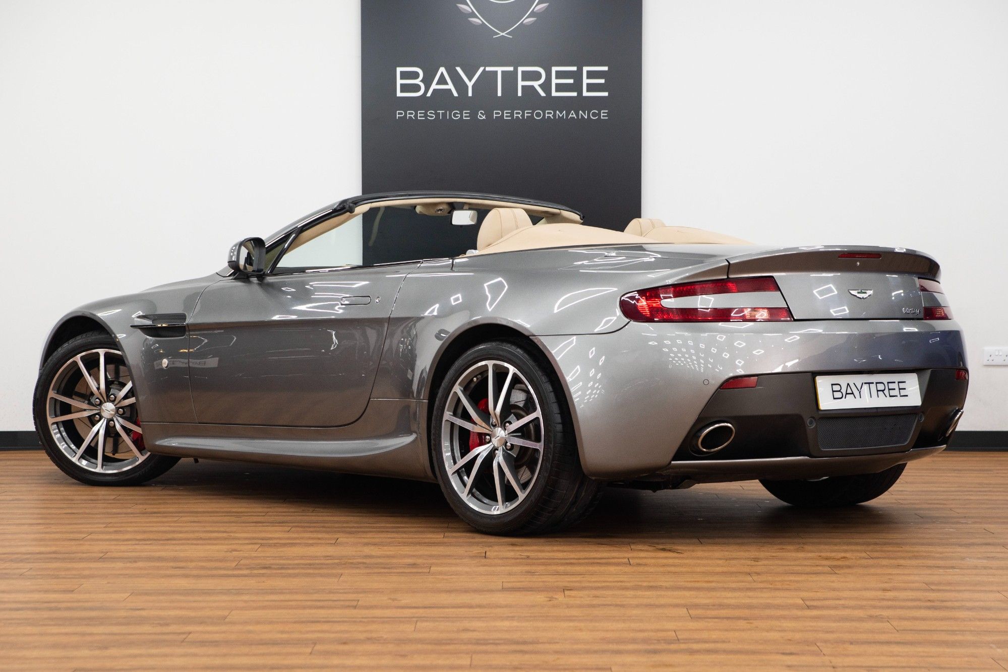 USED 2016 16 ASTON MARTIN VANTAGE 4.7 V8 Roadster 2dr Petrol Sportshift II  