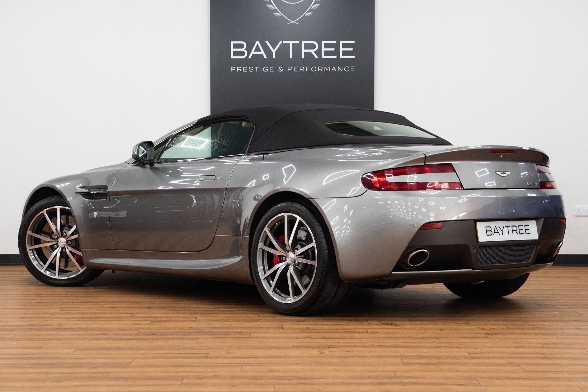 USED 2016 16 ASTON MARTIN VANTAGE 4.7 V8 Roadster 2dr Petrol Sportshift II  
