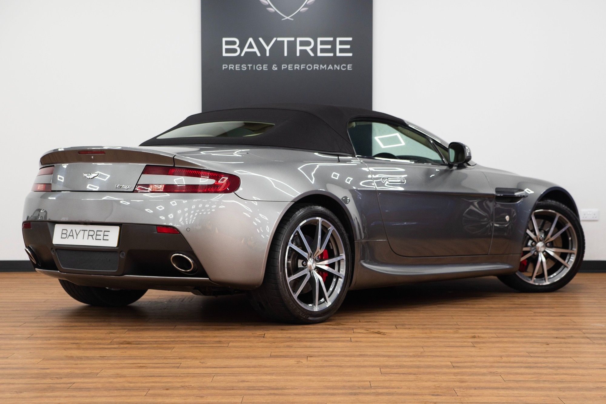 USED 2016 16 ASTON MARTIN VANTAGE 4.7 V8 Roadster 2dr Petrol Sportshift II  