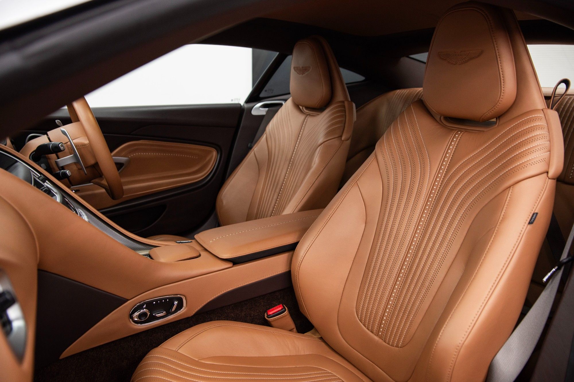 USED 2018 18 ASTON MARTIN DB11 4.0 V8 Coupe 2dr 