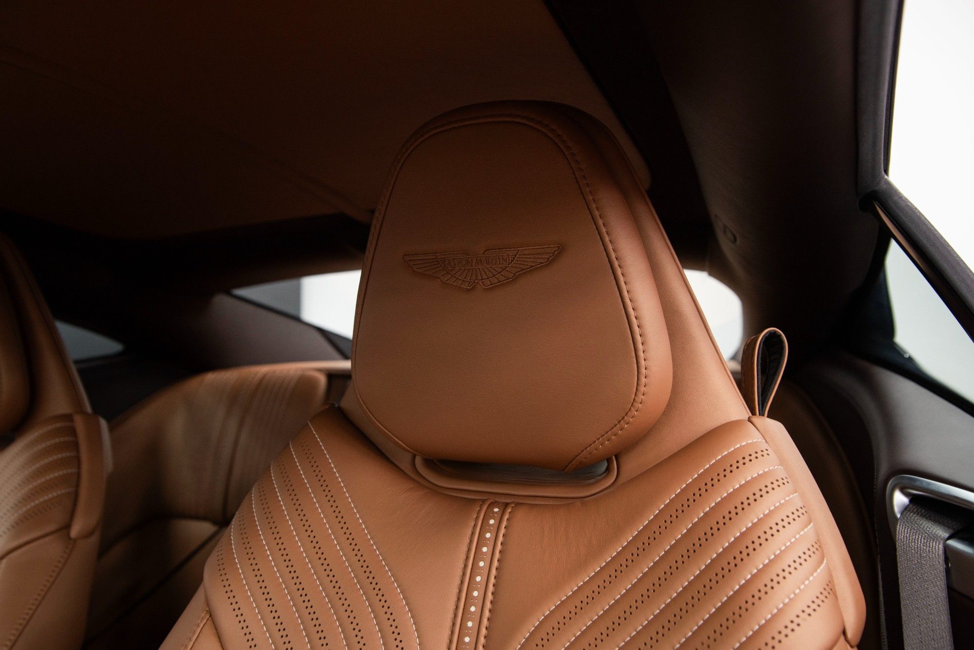 USED 2018 18 ASTON MARTIN DB11 4.0 V8 Coupe 2dr 