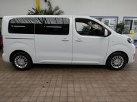 USED 2022 72 TOYOTA PROACE VERSO 1.5D Shuttle Medium MPV 5dr Diesel Manual MWB Euro 6 (s/s) (9 Seat) (120 ps) 9 SEAT SAT NAV BLUETOOTH PARKING SENSORS 1 OWNER SERVICE HISTORY TOYOTA WARRANTY TILL OCT 2032