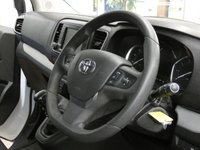 USED 2022 72 TOYOTA PROACE VERSO 1.5D Shuttle Medium MPV 5dr Diesel Manual MWB Euro 6 (s/s) (9 Seat) (120 ps) 9 SEAT SAT NAV BLUETOOTH PARKING SENSORS 1 OWNER SERVICE HISTORY TOYOTA WARRANTY TILL OCT 2032