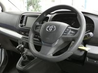 USED 2022 72 TOYOTA PROACE VERSO 1.5D Shuttle Medium MPV 5dr Diesel Manual MWB Euro 6 (s/s) (9 Seat) (120 ps) 9 SEAT SAT NAV BLUETOOTH PARKING SENSORS 1 OWNER SERVICE HISTORY TOYOTA WARRANTY TILL OCT 2032