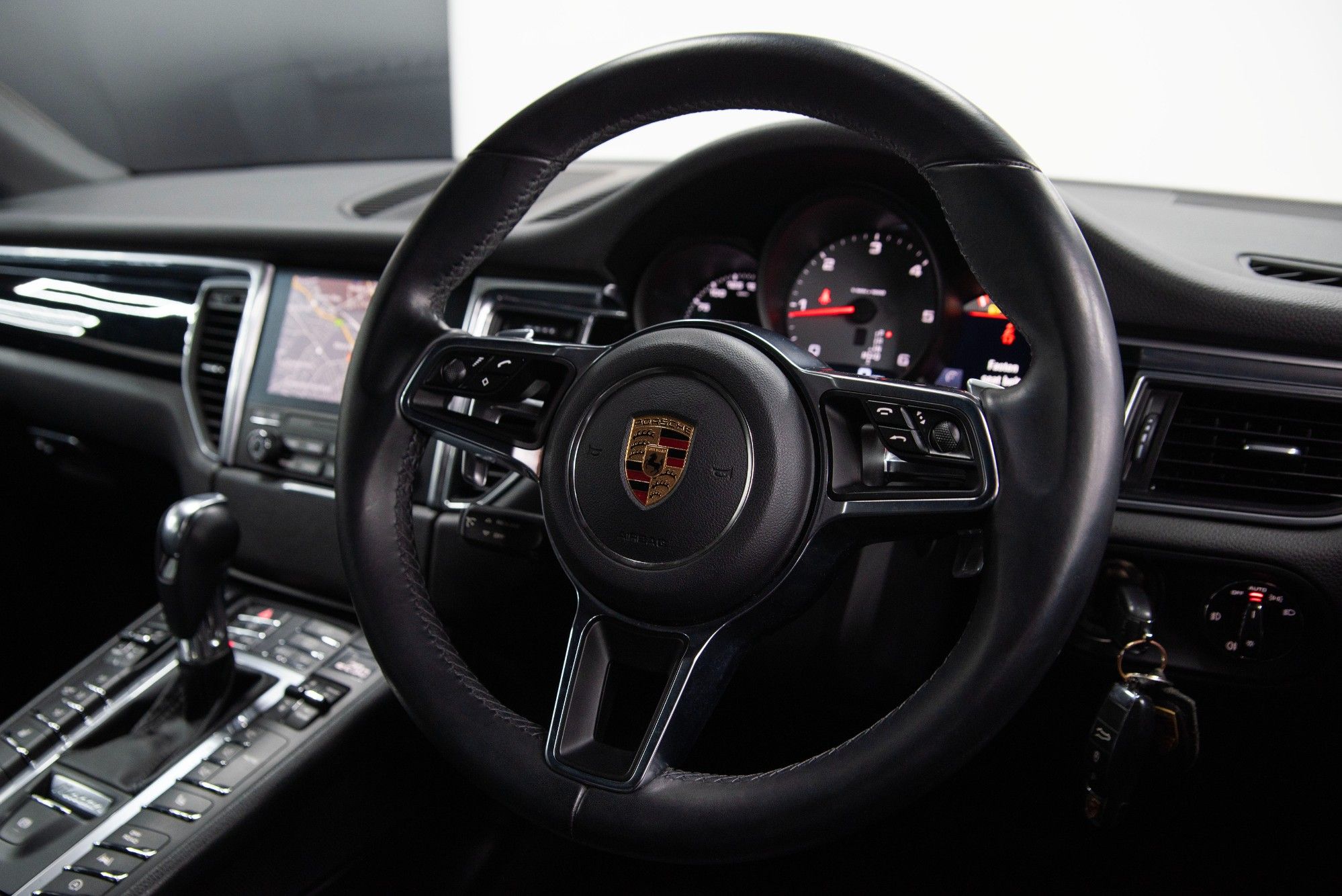 USED 2017 PORSCHE MACAN 3.0 TD V6 S SUV 