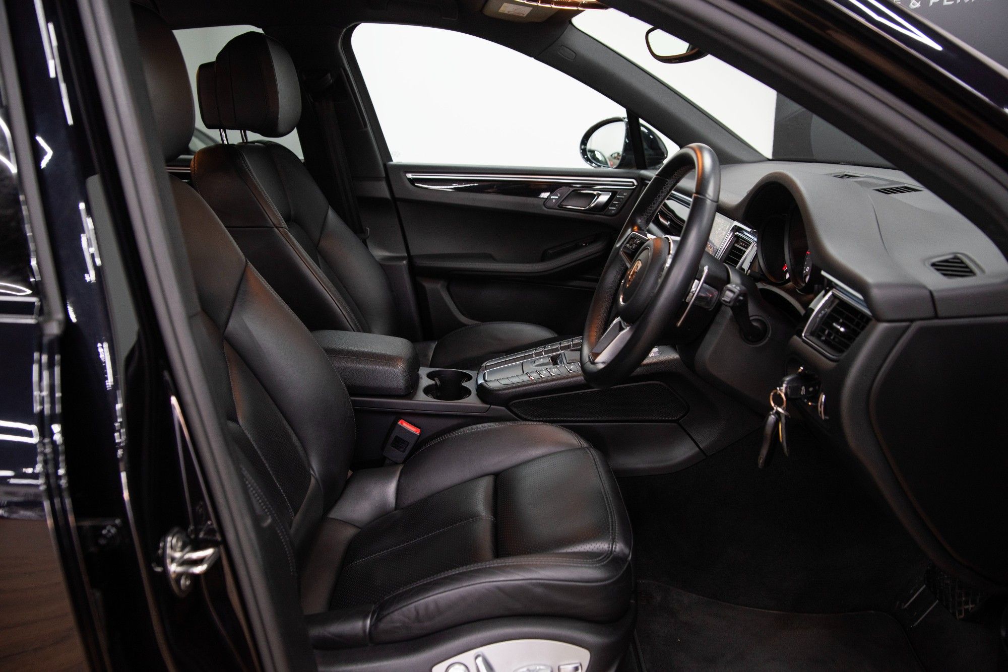 USED 2017 PORSCHE MACAN 3.0 TD V6 S SUV 