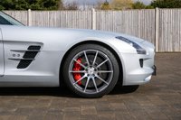 USED 2011 61 MERCEDES-BENZ SLS 6.2 63 V8 AMG Roadster 2dr Petrol SpdS DCT Euro 5 (571 ps) PERFECT CAR FOR A COLLECTOR