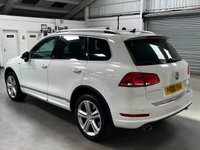 USED 2014 64 VOLKSWAGEN TOUAREG 3.0 TDI V6 BlueMotion Tech R-Line SUV 5dr Diesel Tiptronic 4WD Euro 5 (s/s) (245 ps) PAN ROOF+20"ALLOYS+MEMORY PACK