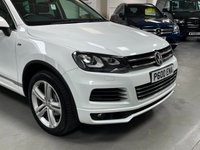 USED 2014 64 VOLKSWAGEN TOUAREG 3.0 TDI V6 BlueMotion Tech R-Line SUV 5dr Diesel Tiptronic 4WD Euro 5 (s/s) (245 ps) PAN ROOF+20"ALLOYS+MEMORY PACK