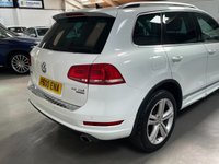 USED 2014 64 VOLKSWAGEN TOUAREG 3.0 TDI V6 BlueMotion Tech R-Line SUV 5dr Diesel Tiptronic 4WD Euro 5 (s/s) (245 ps) PAN ROOF+20"ALLOYS+MEMORY PACK