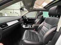 USED 2014 64 VOLKSWAGEN TOUAREG 3.0 TDI V6 BlueMotion Tech R-Line SUV 5dr Diesel Tiptronic 4WD Euro 5 (s/s) (245 ps) PAN ROOF+20"ALLOYS+MEMORY PACK