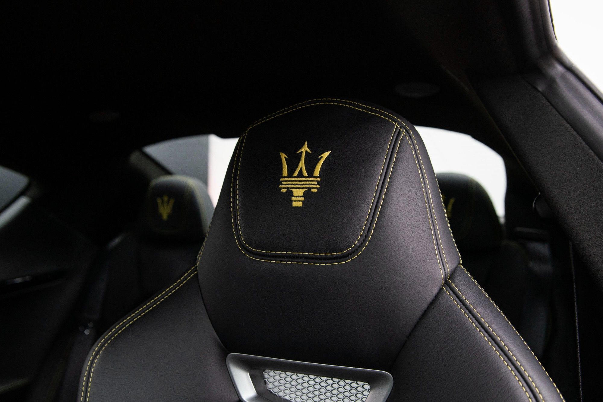 USED 2019 69 MASERATI GRANTURISMO 4.7 V8 Sport Nerissimo Coupe 