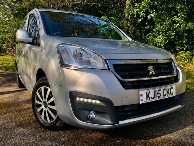 2015 15 Peugeot Partner 1.6 BlueHDi Active MPV 5dr Diesel MANUAL 5-SPEED Euro 6 (s/s) (100 ps)ULEZ COMPLIANT//1 FAMILY OWNED///ONLY 25,700 MILES//FULL SERVICE HISTORY//20 POUND A YEAR ROAD TAX//AIRCON//CRUISE CONTROL//1 RETIRED OWNER SINCE JAN 2016//NEW MOT RECENTLY CARRIED OUT