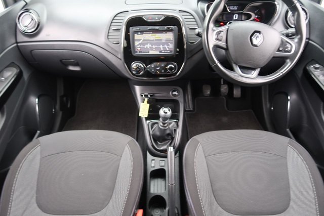 View our RENAULT CAPTUR