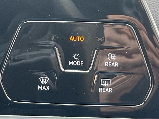 2022 VOLKSWAGEN GOLF 1.5 eTSI MHEV R-Line DSG Euro 6 (s/s) 5dr - Photo 8