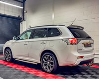 USED 2015 15 MITSUBISHI OUTLANDER 2.0h 12kWh GX5h SUV 5dr Petrol Plug-in Hybrid CVT 4WD Euro 5 (s/s) (200 ps) 