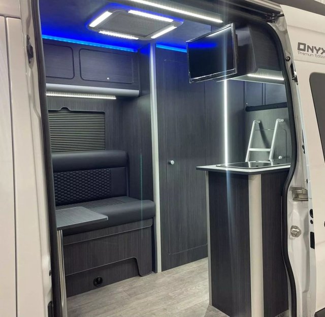 View our VOLKSWAGEN CRAFTER