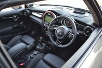 USED 2019 19 MINI HATCH 2.0 Cooper S Exclusive Hatchback 3dr Petrol Steptronic Euro 6 (s/s) (192 ps) PAN ROOF / LEATHER / HUD / H&K