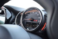 USED 2019 19 MINI HATCH 2.0 Cooper S Exclusive Hatchback 3dr Petrol Steptronic Euro 6 (s/s) (192 ps) PAN ROOF / LEATHER / HUD / H&K