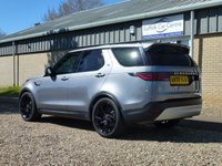 USED 2022 72 LAND ROVER DISCOVERY 3.0 D300 MHEV SE SUV 5dr Diesel Auto 4WD Euro 6 (s/s) (300 ps) www.suffolkcarcentre.co.uk - Located at Reydon