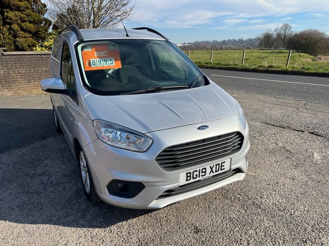 View our FORD TRANSIT COURIER