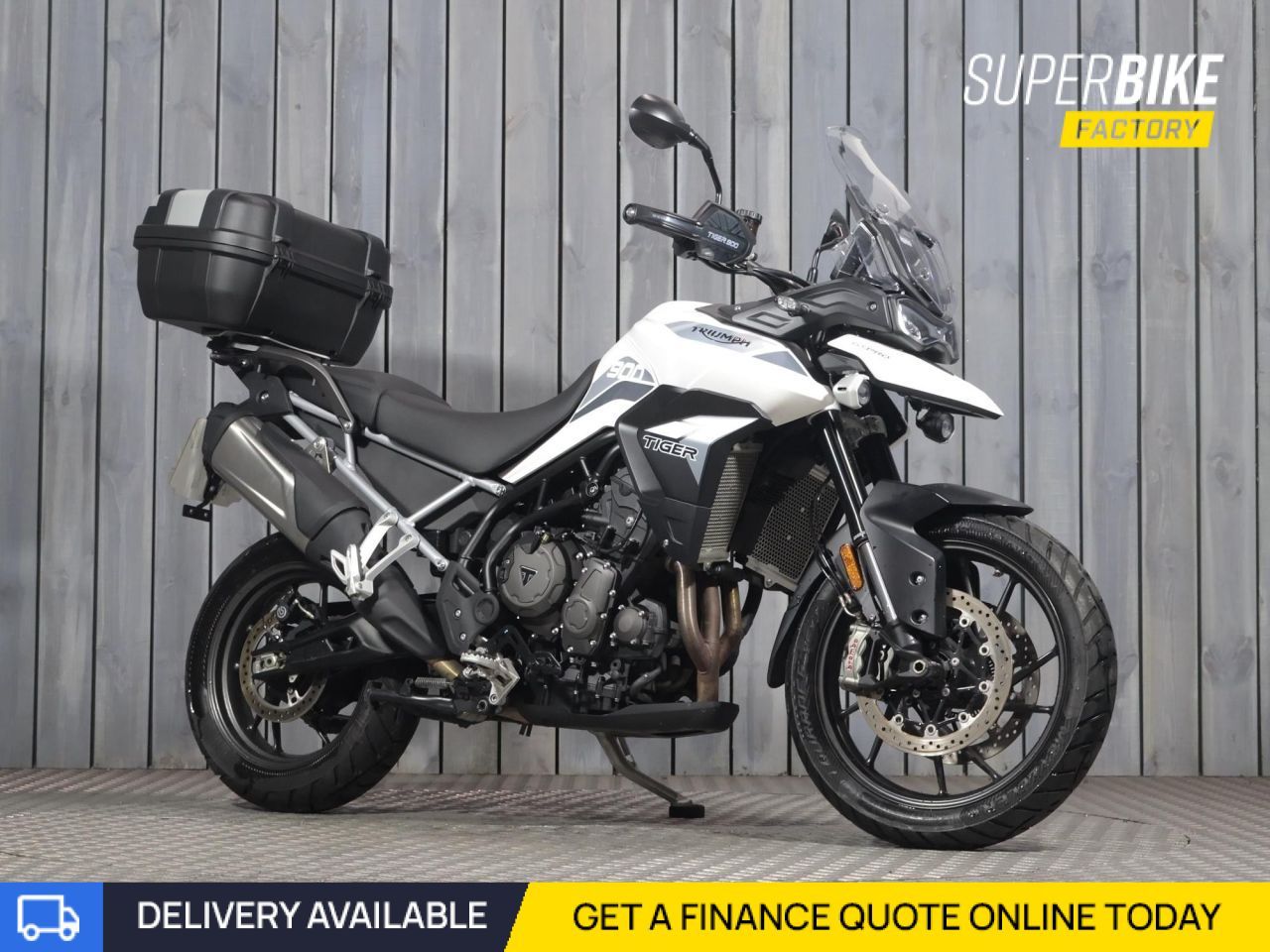 TRIUMPH TIGER 900