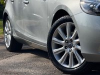 USED 2015 15 VOLVO V40 1.6 D2 SE Lux Nav Hatchback 5dr Diesel Manual Euro 5 (s/s) (115 ps) 