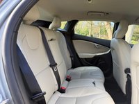 USED 2015 15 VOLVO V40 1.6 D2 SE Lux Nav Hatchback 5dr Diesel Manual Euro 5 (s/s) (115 ps) 