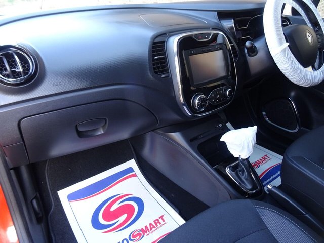 2015 RENAULT CAPTUR - Photo 9