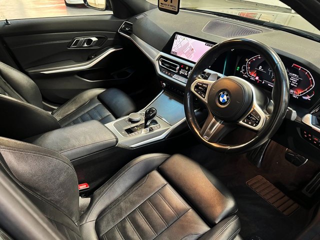 View our BMW 3 SERIES