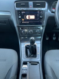 USED 2017 67 VOLKSWAGEN GOLF 1.5 TSI EVO SE Nav Hatchback 5dr Petrol Manual Euro 6 (s/s) (130 ps) *FSH *ZERO DEPO FINANCE *1  OWNER