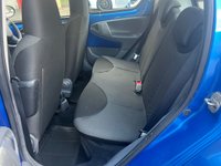 USED 2010 60 TOYOTA AYGO 1.0 VVT-i Blue Hatchback 5dr Petrol Manual Euro 4 (67 bhp) *