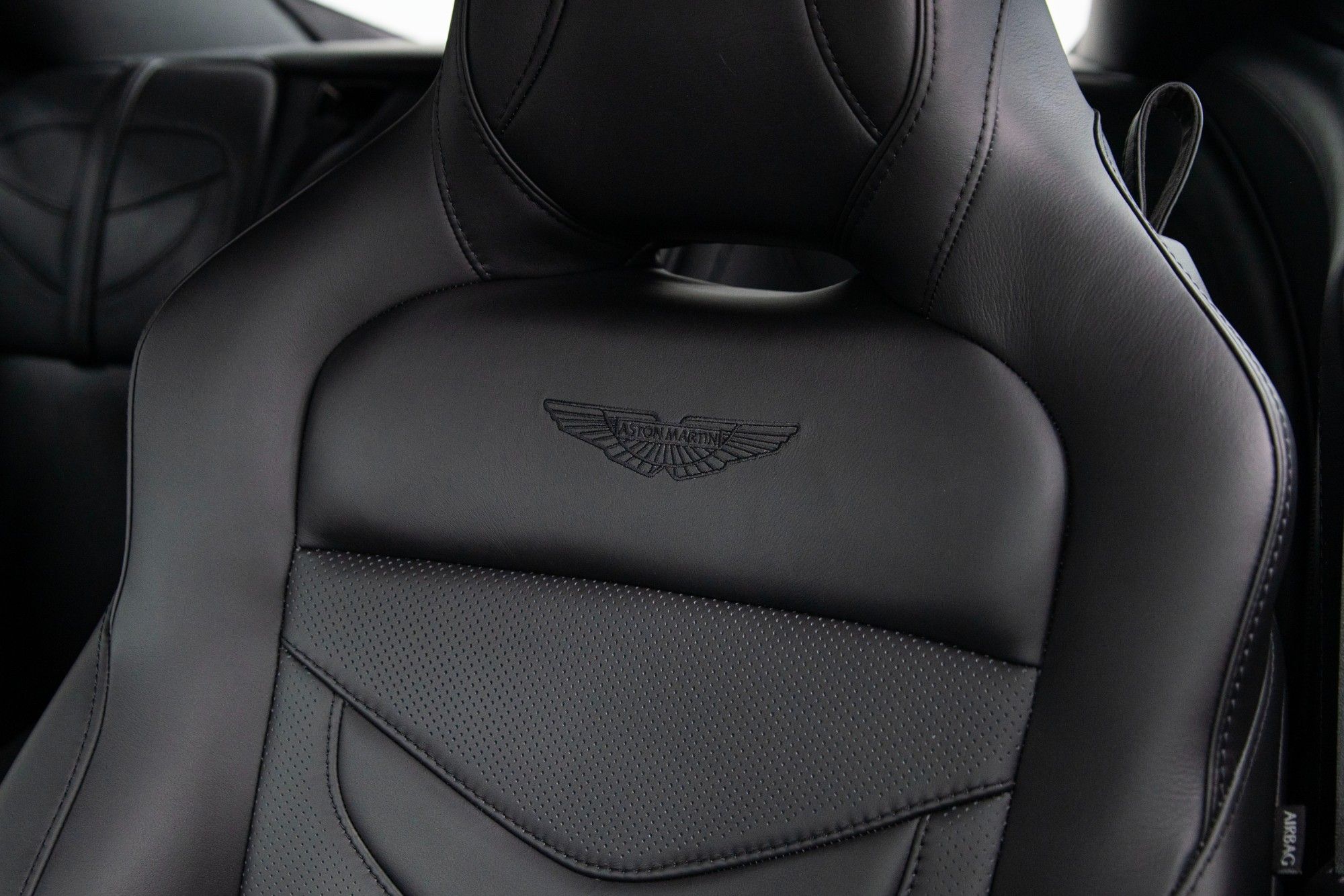 USED 2019 19 ASTON MARTIN DBS 5.2 V12 BiTurbo Superleggera 