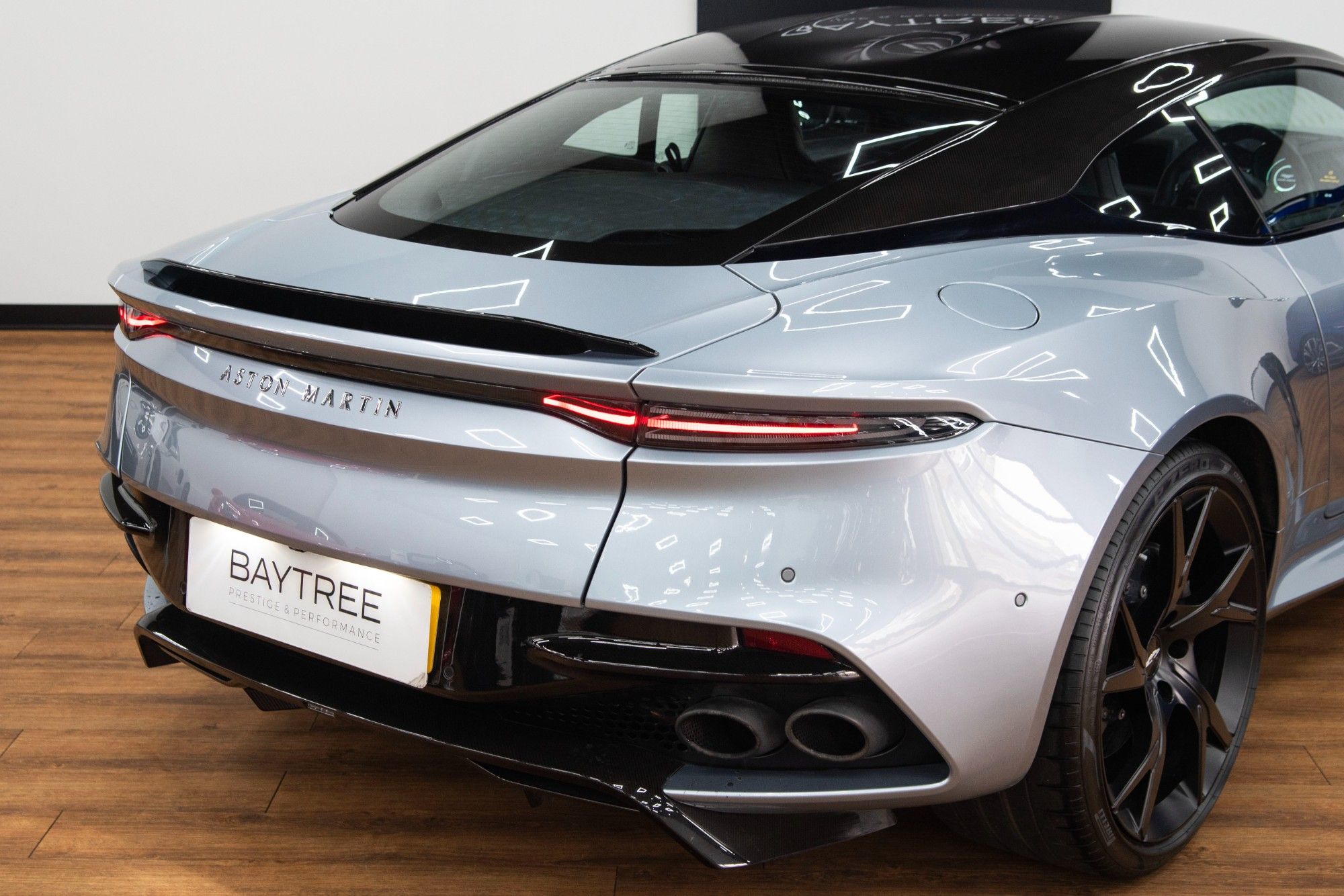 USED 2019 19 ASTON MARTIN DBS 5.2 V12 BiTurbo Superleggera 