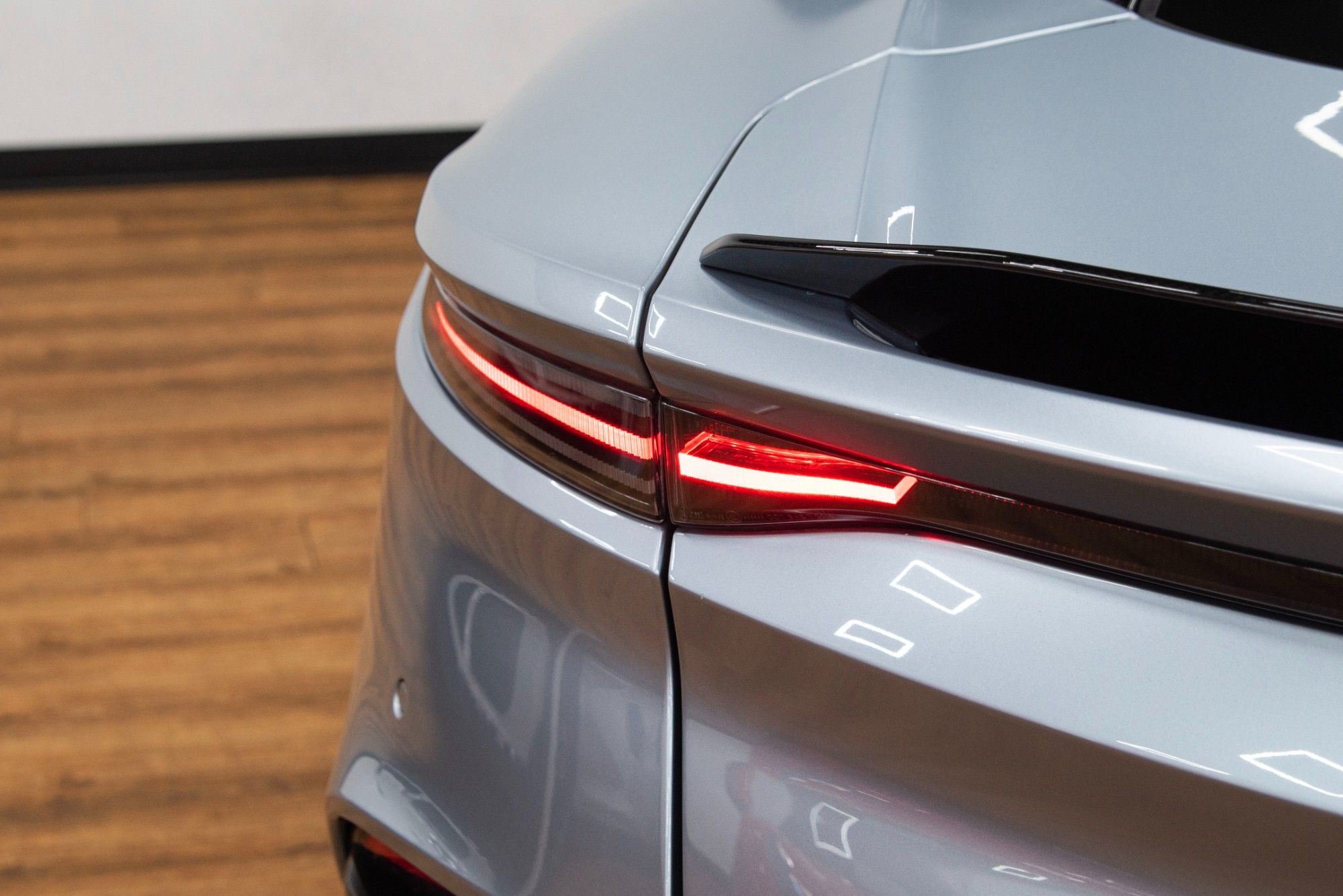 USED 2019 19 ASTON MARTIN DBS 5.2 V12 BiTurbo Superleggera 