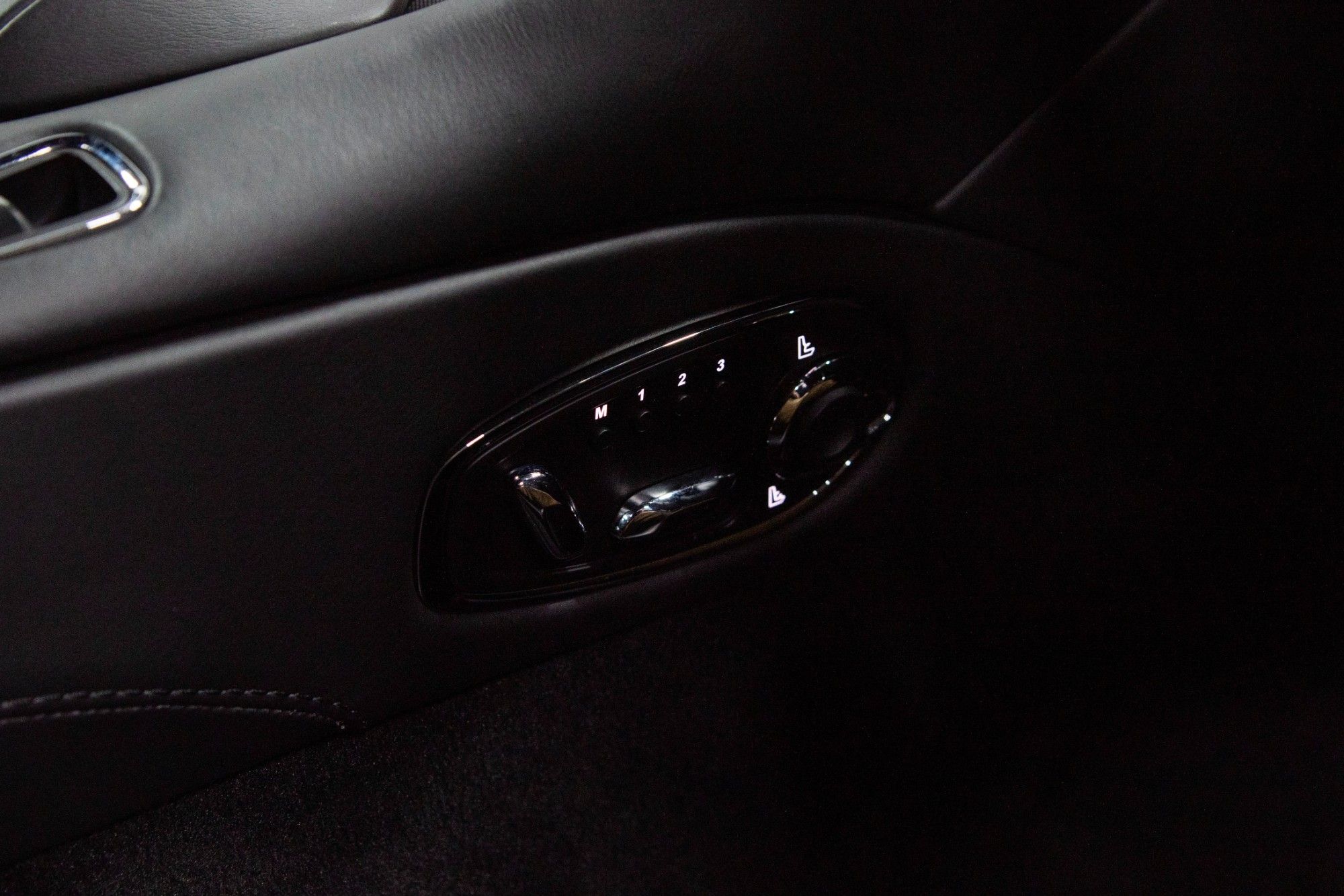 USED 2019 19 ASTON MARTIN DBS 5.2 V12 BiTurbo Superleggera 