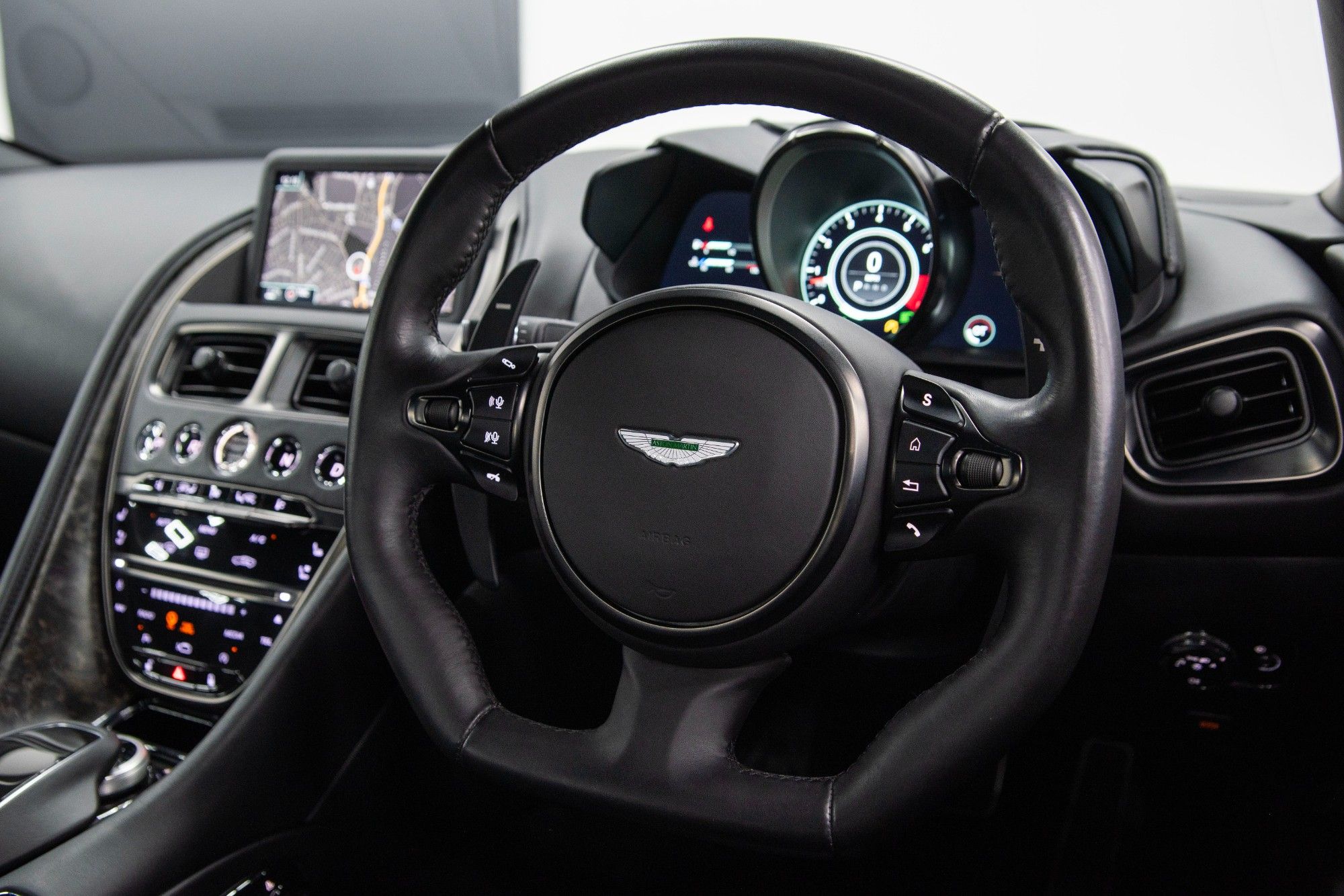 USED 2019 19 ASTON MARTIN DBS 5.2 V12 BiTurbo Superleggera 