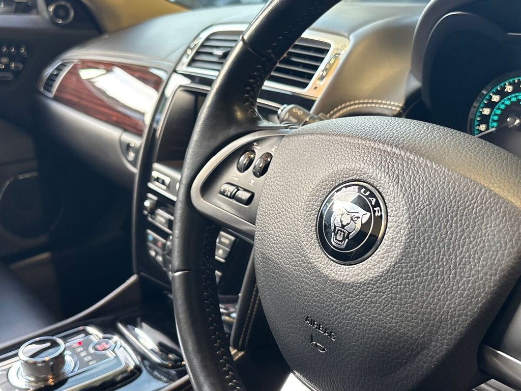 USED 2014 14 JAGUAR XK 5.0 V8 Signature Convertible 2dr Petrol Auto Euro 5 (385 ps) BOWERS & WILKINS|1 YEAR WARRANTY