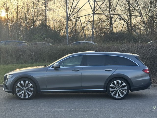 2018 Mercedes-Benz E-CLASS - Photo 2