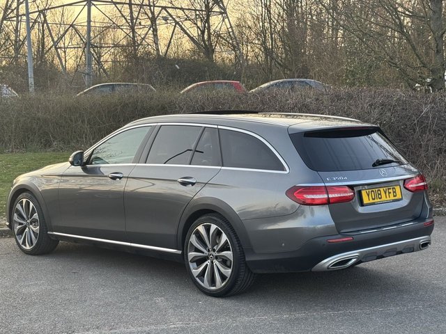 2018 Mercedes-Benz E-CLASS - Photo 3