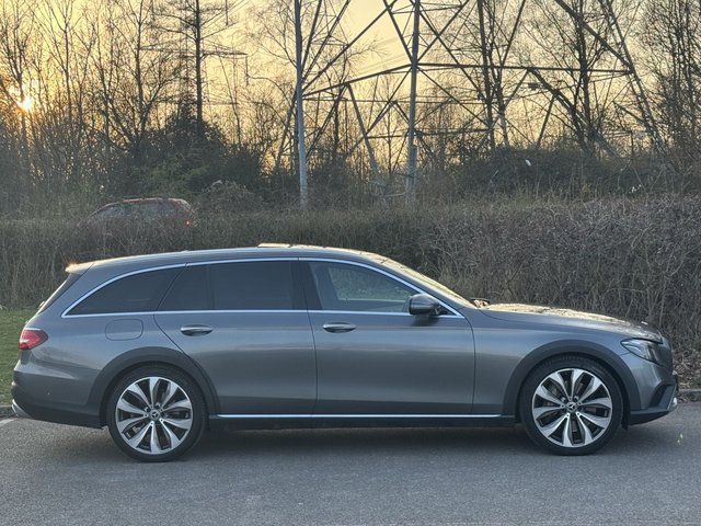 2018 Mercedes-Benz E-CLASS - Photo 6