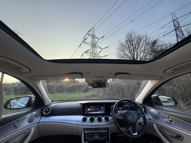 2018 Mercedes-Benz E-CLASS - Photo 10