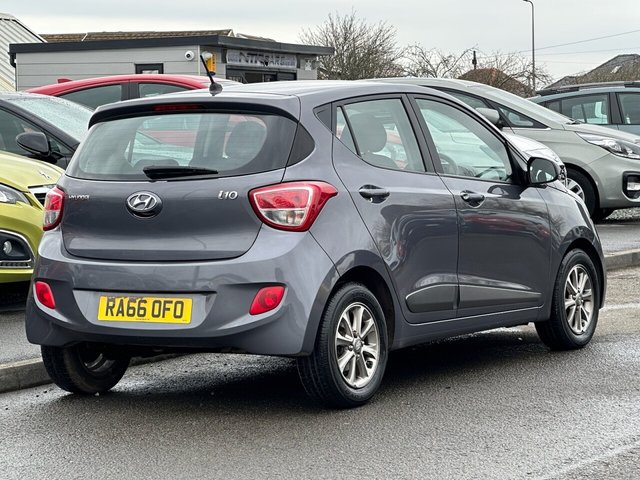 2016 HYUNDAI I10 1.2 Premium Hatchback 5dr Petrol Manual Euro 5 (87 ps) - Photo 3