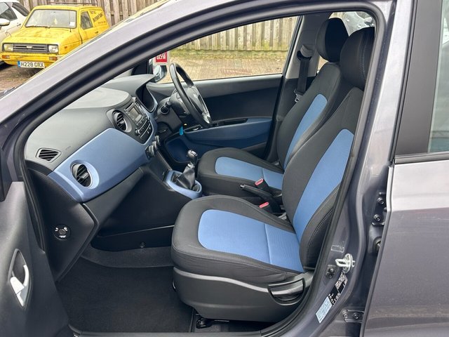 2016 HYUNDAI I10 1.2 Premium Hatchback 5dr Petrol Manual Euro 5 (87 ps) - Photo 11