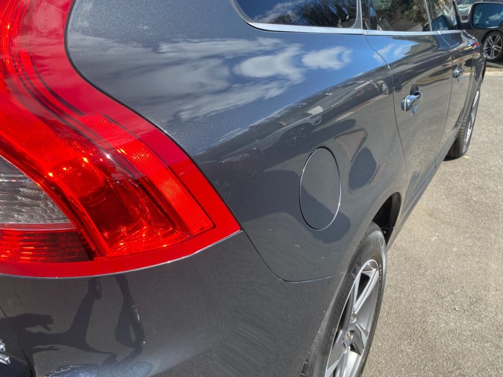 USED 2014 14 VOLVO XC60 2.4 D5 R-Design Lux Nav SUV 5dr Diesel Geartronic AWD Euro 5 (215 ps) DAB SAT NAV WINTER PACK