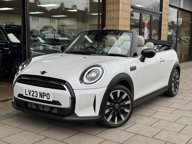 2023 23 MINI Convertible 1.5 Cooper Exclusive Convertible 2dr Petrol Steptronic Euro 6 (s/s) (136 ps)