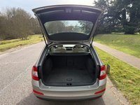 USED 2014 14 SKODA OCTAVIA 2.0 TDI Elegance Estate 5dr Diesel DSG Euro 5 (s/s) (150 ps) 