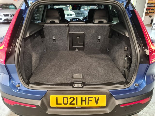 2021 VOLVO XC40 1.5 T3 R-Design Pro SUV 5dr Petrol Auto Euro 6 (s/s) (163 ps) 1 Owner. 20" Alloys. Huge Spec - Photo 8