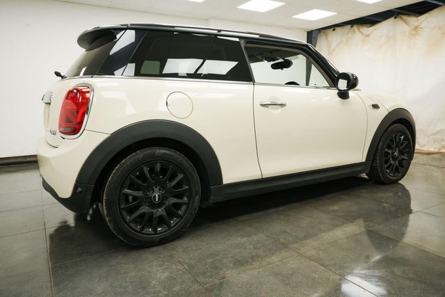 2018 MINI HATCH 1.5 Cooper Euro 6 (s/s) 3dr - Photo 5