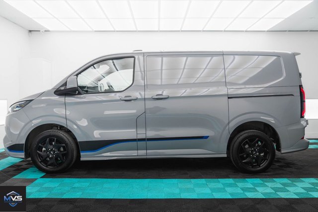 2024 Ford E-Transit Custom - Photo 12